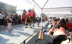 Efes Selçuk Deve Güreşleri Festivali'nde Altın Havan sahibini buldu