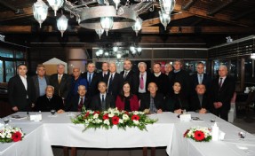 İzmir'de eski Vali Nehrozoğlu’na vefa gecesi