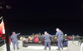 İzmir açıklarında 89 göçmen yakalandı, 33 göçmen kurtarıldı