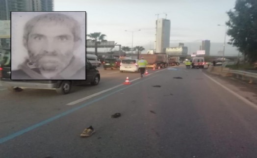 İzmir'de feci kaza: Çarpan araç sürücüsü durmadı