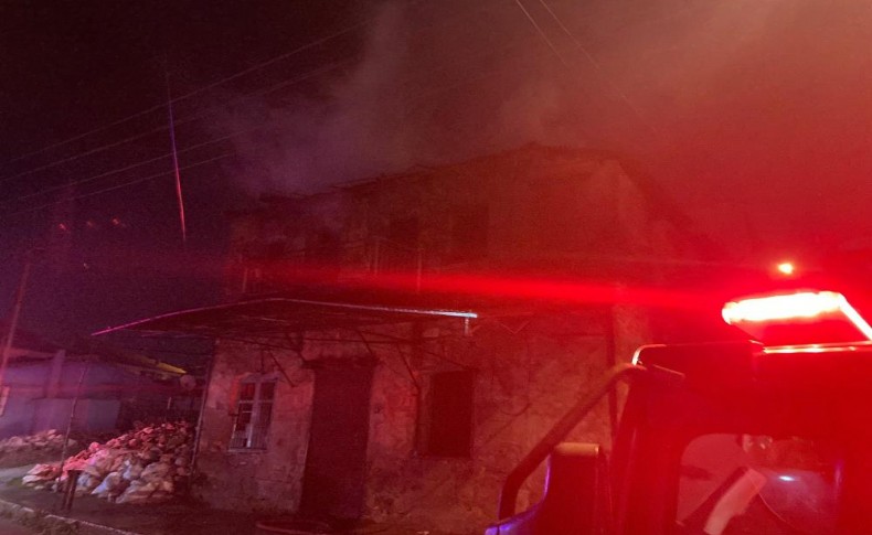 İzmir’de korkutan ev yangını