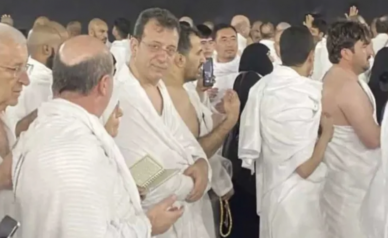 Umre'ye giden İmamoğlu'nun ihram içindeki fotoğrafı gündem oldu