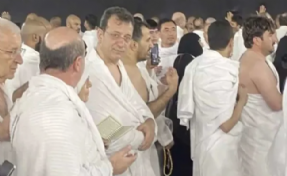 Umre'ye giden İmamoğlu'nun ihram içindeki fotoğrafı gündem oldu