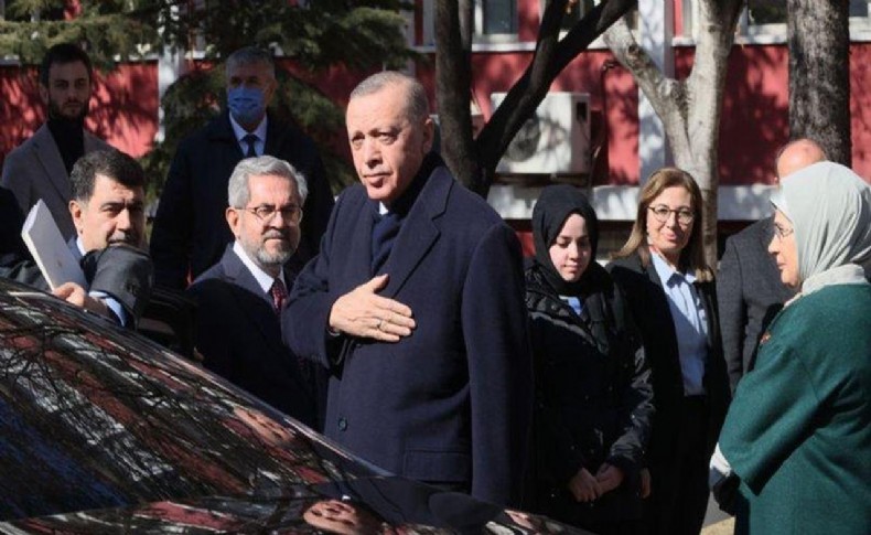 Cumhurbaşkanı Erdoğan'dan enkazdan kurtarılan Aleyna Ölmez'e ziyaret