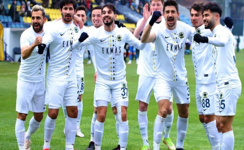 Menemen FK 3'te 3 yaptı