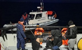 İzmir açıklarında 45 göçmen kurtarıldı
