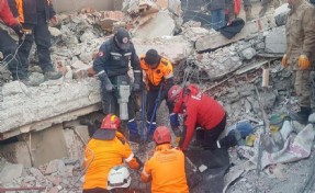 ÇAK ekibi deprem bölgesinde arama kurtarma çalışmalarını sürdürüyor