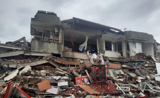 Deprem bölgesinde yıkılan binalara ilişkin 188 kişi tutuklandı