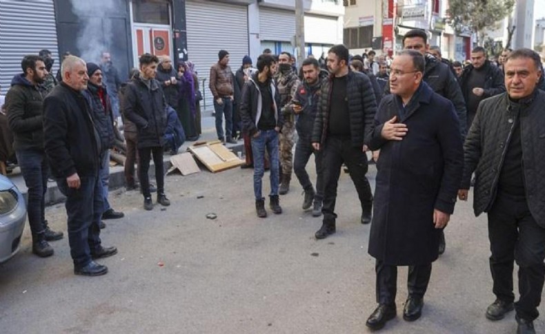 Diyarbakır'a giden Bakan Bozdağ yuhalandı!