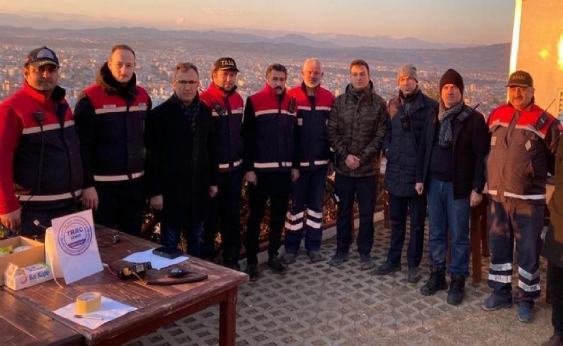 Deprem bölgesinde haberleşme ve koordinasyona İzmir'den destek
