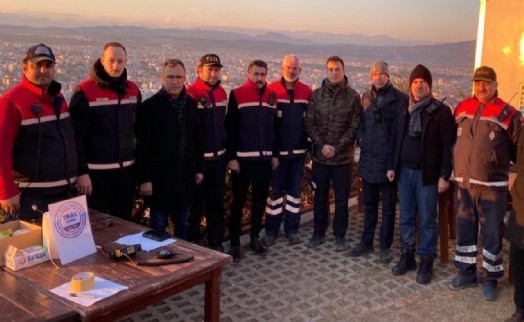 Deprem bölgesinde haberleşme ve koordinasyona İzmir'den destek
