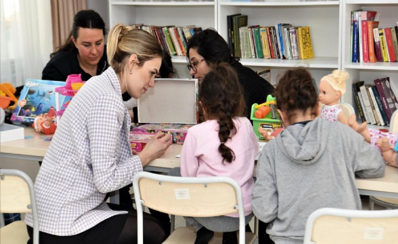 Bornova’dan depremzedelere psikolojik destek