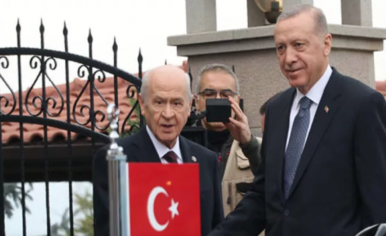 Cumhurbaşkanı Erdoğan, Bahçeli'yi evinde ziyaret etti