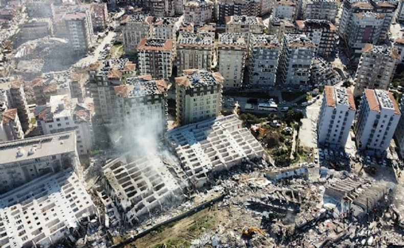 Depremde yıkılan Rönesans Rezidans’ın ortağı, proje müdürü ve şantiye şefi ortada yok