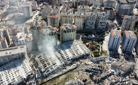 Depremde yıkılan Rönesans Rezidans’ın ortağı, proje müdürü ve şantiye şefi ortada yok