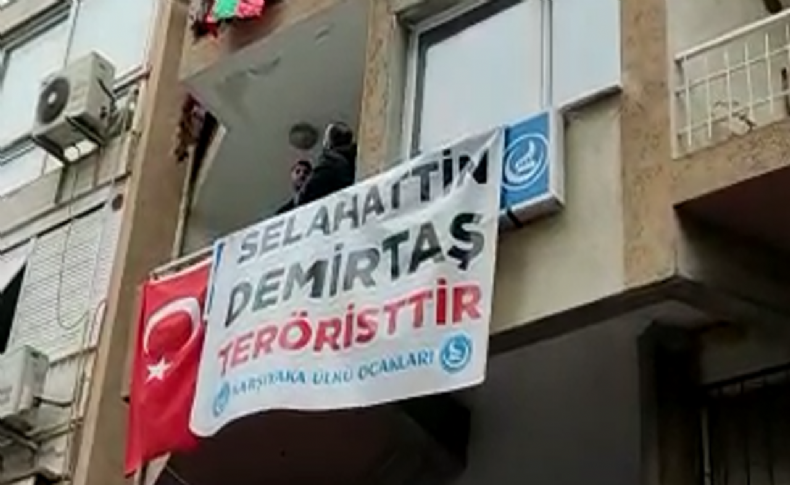 Karşıyaka Ülkü Ocakları’ndan Demirtaş pankartı