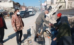 Başkan Tekin deprem bölgesinde: 'Hatay hepimizin şahsi meselesi'