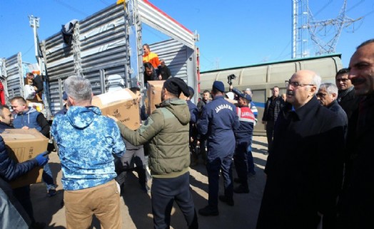 İzmir afet bölgesinde yaraları sarmaya devam ediyor