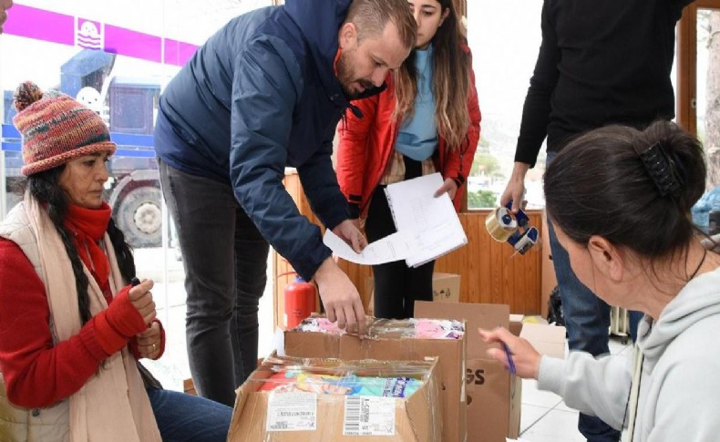 Foça'da deprem bölgesi için yardımlar toplandı!