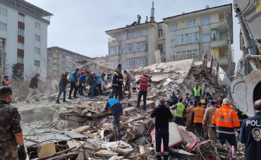 AFAD'dan Malatya depremi açıklaması: 2 ölü, 140 yaralı