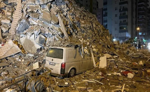7,7'lik deprem sonrası valilerin görev yerleri değiştirildi
