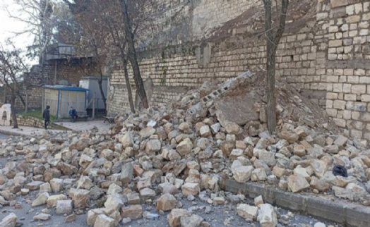 Kahramanmaraş Kalesi, depremde hasar gördü