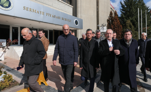 Kılıçdaroğlu SPK'ya gitti; 'Başkan istifa etsin!'