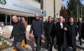 Kılıçdaroğlu SPK'ya gitti; 'Başkan istifa etsin!'