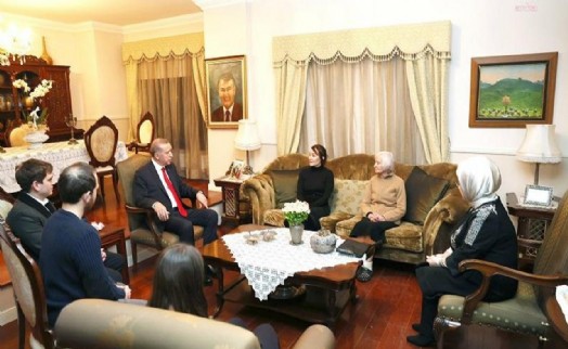 Erdoğan'dan, Deniz Baykal'ın ailesine taziye ziyareti