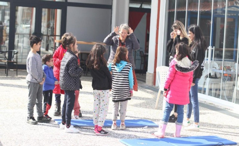 Seferihisar Belediyesi’nden depremzedelere psikolojik destek