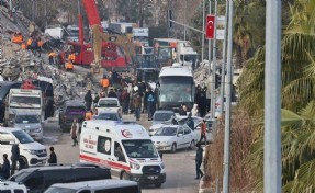 Otel enkazındaki 43 rehberden 10'u öldü, 19'u kurtarıldı, 14'ü aranıyor