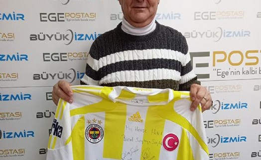 Birol Soylu, depremzedelere yardım için imzalı Fenerbahçe şampiyonluk formasını satıyor