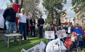 İzmirli depremzedelerden kefenli protesto!