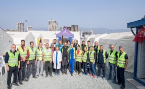 Büyükşehir’in Hatay’da kurduğu sahra hastanesi gönüllü hekimlere kucak açıyor