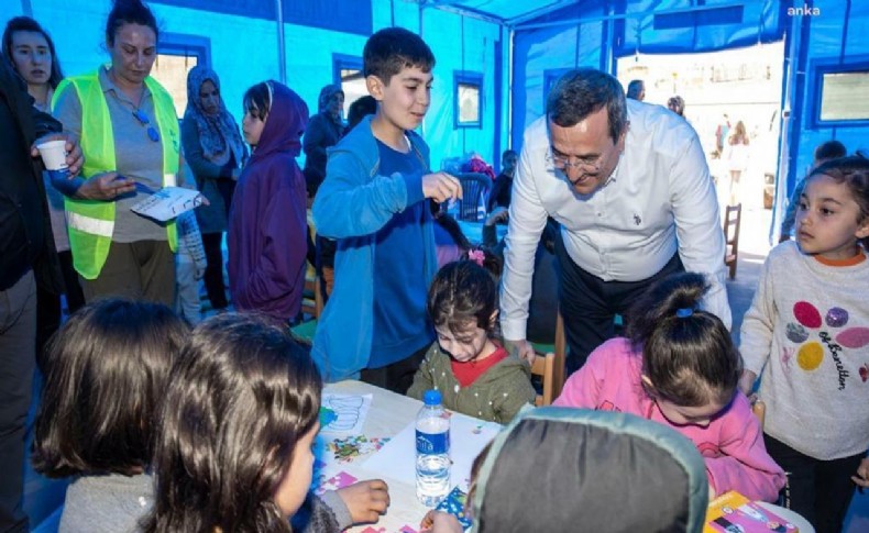 Başkan Batur, Kahramanmaraş'ta kurdukları çadırkenti ziyaret etti