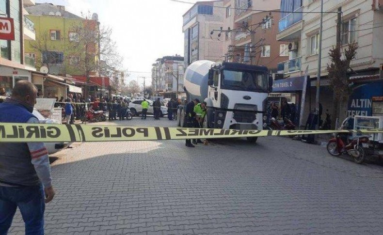 Manisa'da beton mikseri faciası: Anne ve kızına çarptı