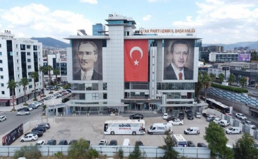 AK Parti İzmir'de kimler istifa etti?