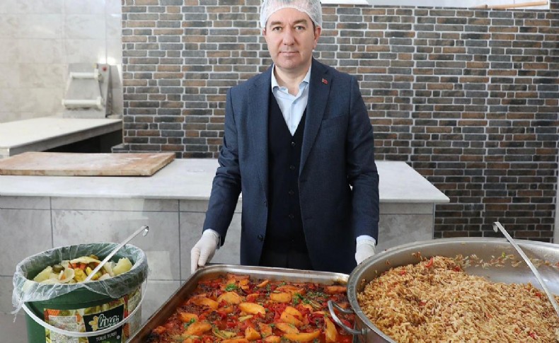 Bergama Belediyesi Aşevi’nden her gün 800 kişiye sıcak yemek