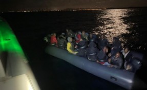 İzmir'de 34 göçmen kurtarıldı