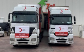 Türk Kızılay İzmir’den deprem bölgesine 16 tır konserve gıda
