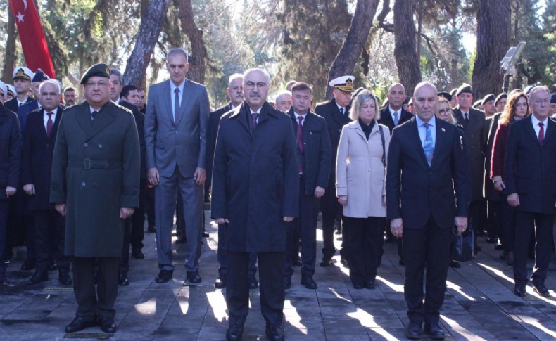 Çanakkale şehitleri İzmir'de törenle anıldı