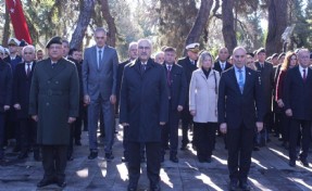 Çanakkale şehitleri İzmir'de törenle anıldı