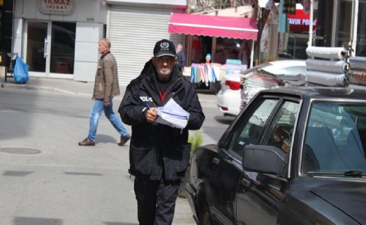 İzmir’in gönüllü polisi Sinan Amca