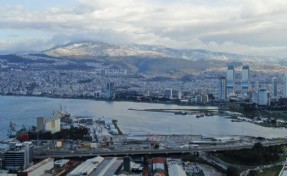 İzmirlilere kar sürprizi