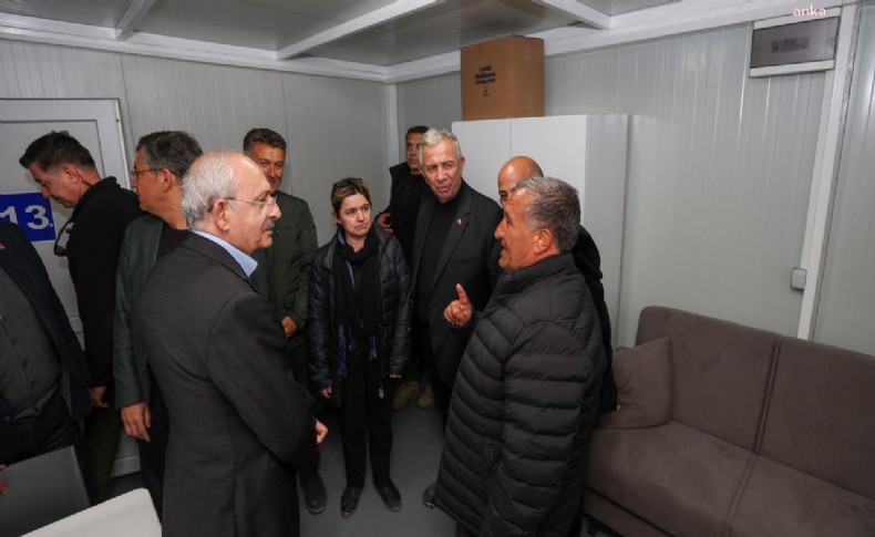 Kılıçdaroğlu, Pazarcık’ta İzmir Büyükşehir Belediyesi afet koordinasyon merkezini ziyaret etti