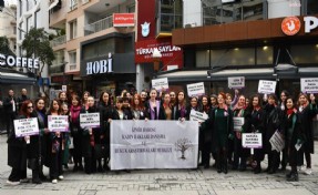 İzmir’de kadın avukatlardan 8 Mart yürüyüşü