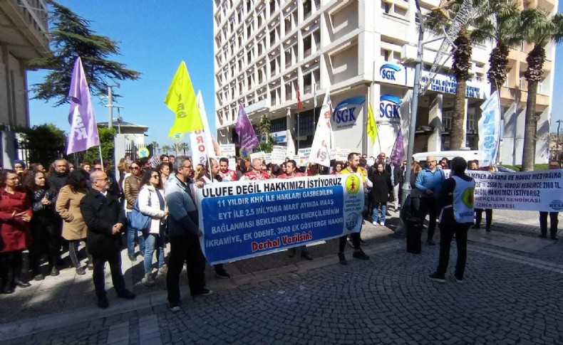 İzmir'de SGK çalışanları iş bıraktı