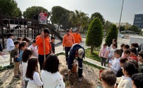 Çeşme’de okul bahçeleri meyve bahçesine dönüşüyor