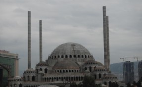 İzmir’in Ulu Camisi kaderine terk edildi