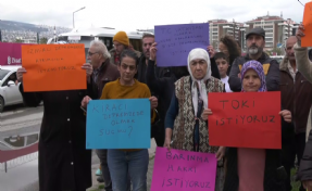 İzmir'deki konteynerkentte kalan depremzedelerden konteynerleri boşaltmaları istendi